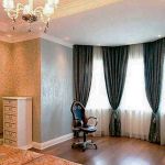 Шторы в гостиную ШГ0059 зеленые, в эркер, классика